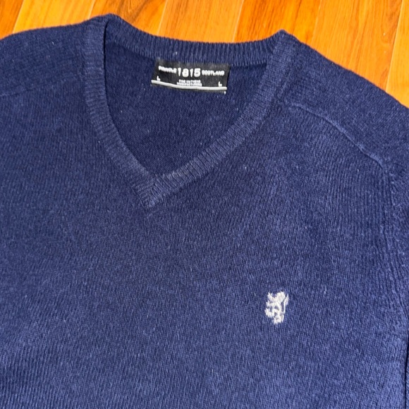 Pringle of Scotland men’s wool sweater
Navy blue 
Large - Picture 2 of 3